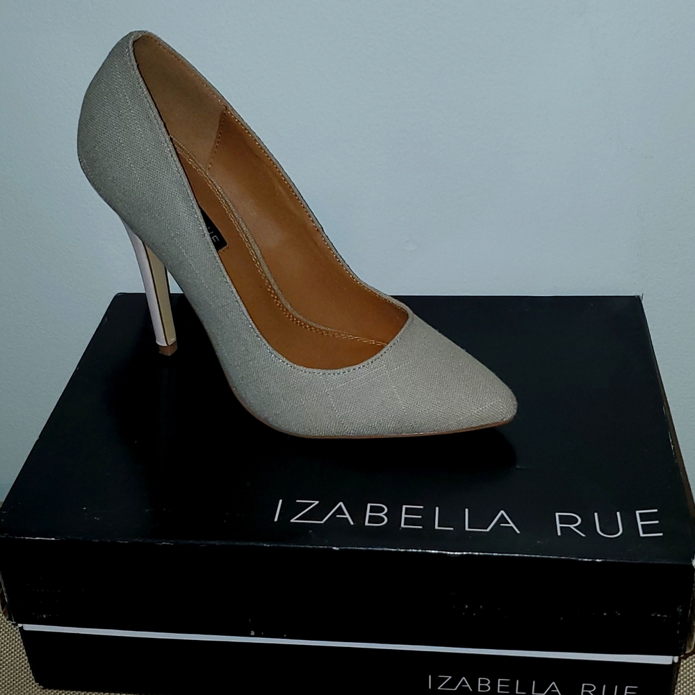 NIB Izabella Pump - Womens Size 9